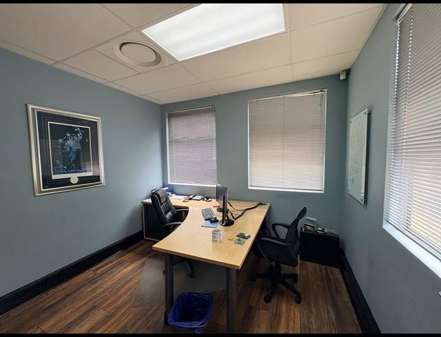 500M² OFFICE FOR SALE IN FOURWAYS